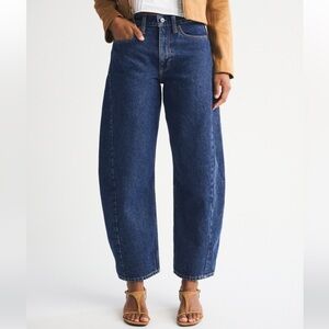 Abercrombie Curve Love Mid Rise Barrel Jeans